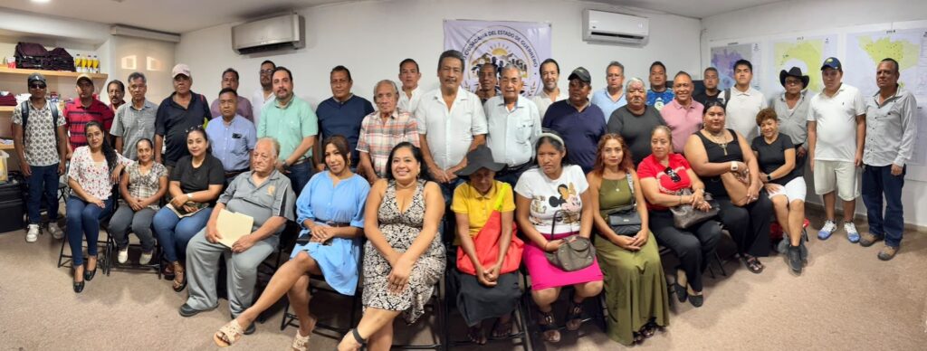 Foto grupal de integrantes de la Red Ciudadana del Estado de Guerrero