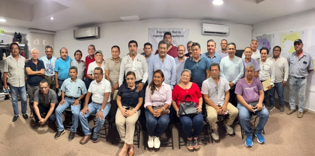 Foto grupal de la Red de Ingenieros y Arquitectos