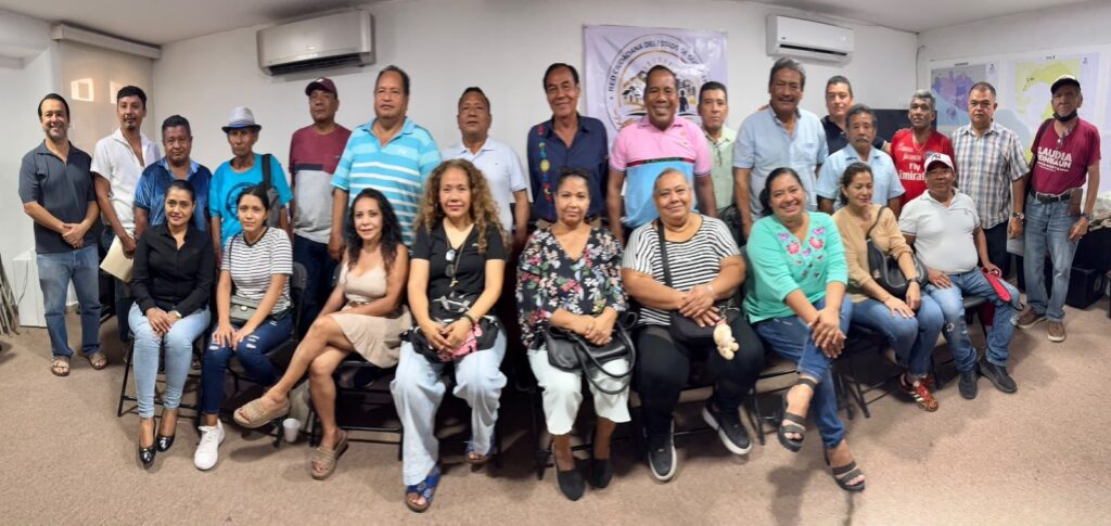 Foto grupal de integrantes de la Red Ciudadana del Estado de Guerrero